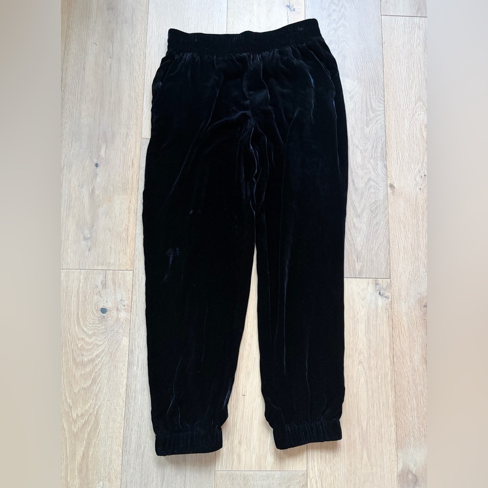Banana Republic silk blend velvet black joggers - size small
